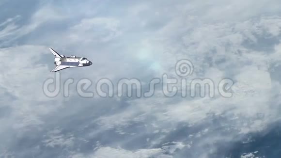 地球上空的航天飞机视频的预览图