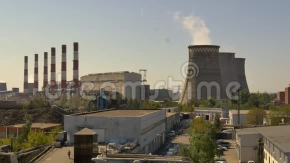 厂房烟囱烟气工业管道视频的预览图