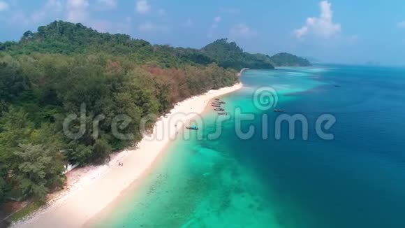 泰国美丽的热带天堂岛的鸟瞰图视频的预览图