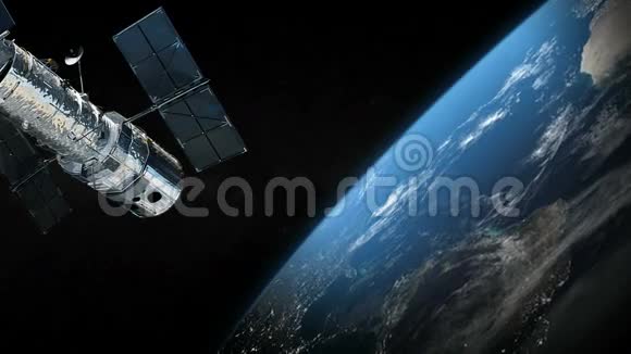 外层空间的卫星和地球行星视频的预览图