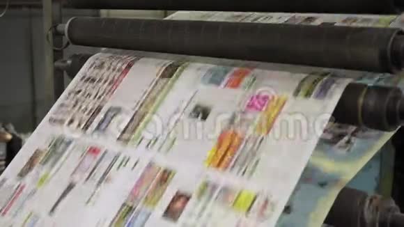 印刷报纸的排版视频的预览图