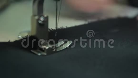 女裁缝在服装厂工作基辅乌克兰视频的预览图
