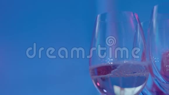 葡萄酒和香槟酒杯视频的预览图