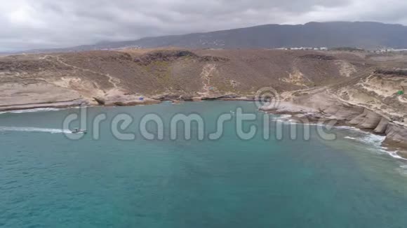 西班牙卡莱塔特内里费2018年5月18日加那利群岛大西洋岩石海岸鸟瞰图视频的预览图