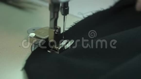 女裁缝在服装厂工作基辅乌克兰视频的预览图