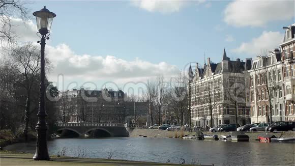 阿姆斯特丹的城市景观和运河视频的预览图