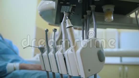 牙科仪器和程序视频的预览图