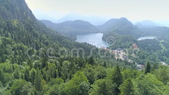 德国巴伐利亚湖谷山脉视频的预览图