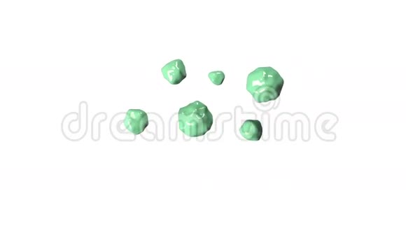 绿色的水滴落下来溅在白色上彩色油漆视频的预览图
