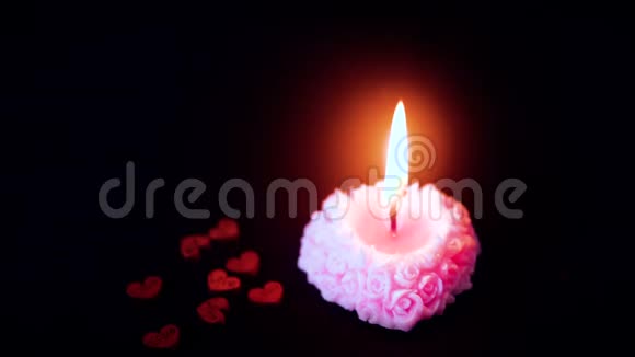 蜡烛燃烧的情人节装饰视频的预览图