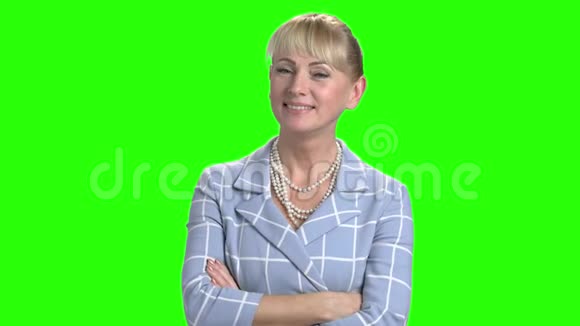 绿色屏幕上优雅的商务女性视频的预览图