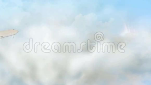 白天在云层之间飞行的飞机视频的预览图