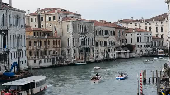 威尼斯坎纳雷吉奥区的大运河视频的预览图