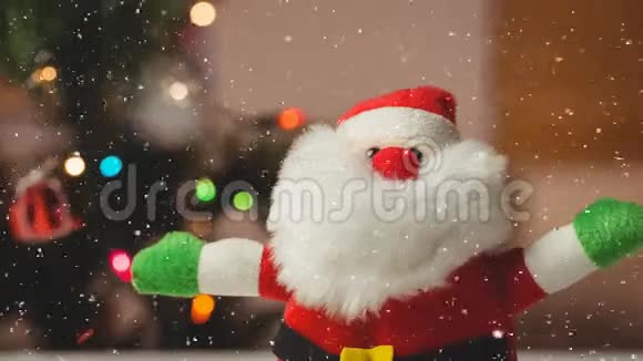 降雪与圣诞老人装饰视频的预览图