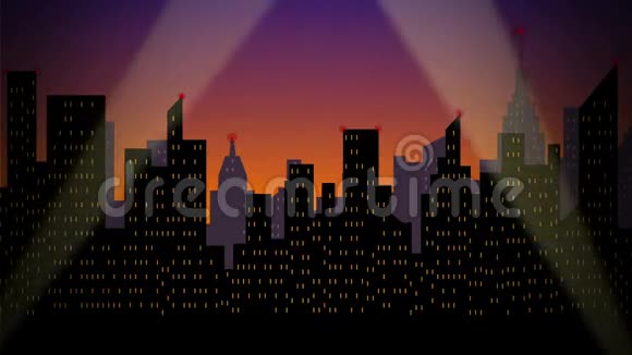 晚上城市天际线剪影和探照灯视频的预览图