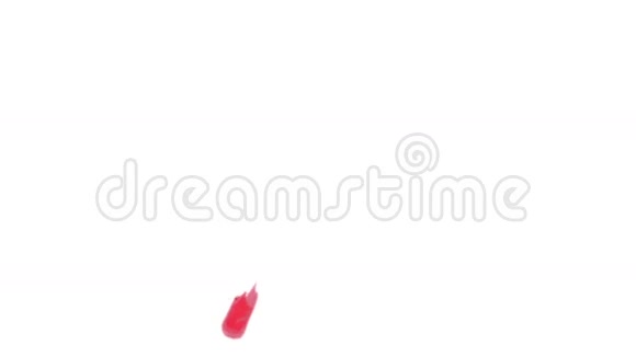 红色溅在空中慢动作自由度彩色水视频的预览图