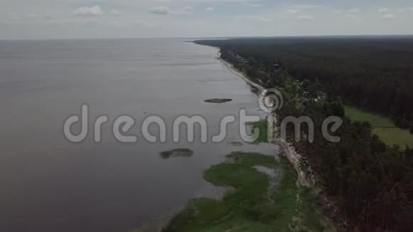 拉脱维亚空中观景乡村无人机顶景4KUHD视频视频的预览图