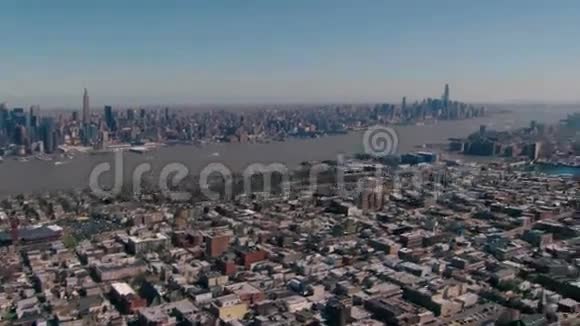 从霍伯肯上空飞向纽约市视频的预览图
