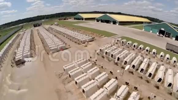 工业农场空中景观视频的预览图
