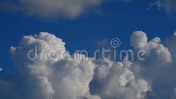 云时间流逝天空蔚蓝视频的预览图