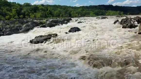 大瀑布的波托马克河视频的预览图