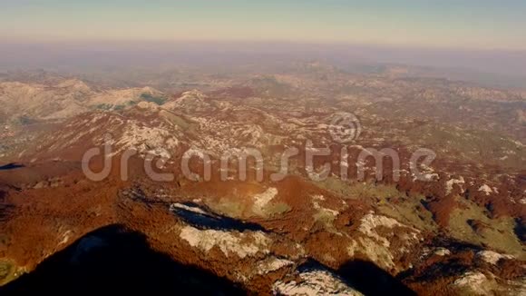 黑山的山脉视频的预览图