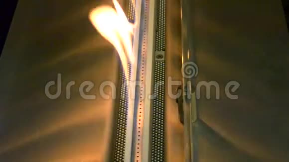 乙醇气体特写的现代生物火灾图视频的预览图