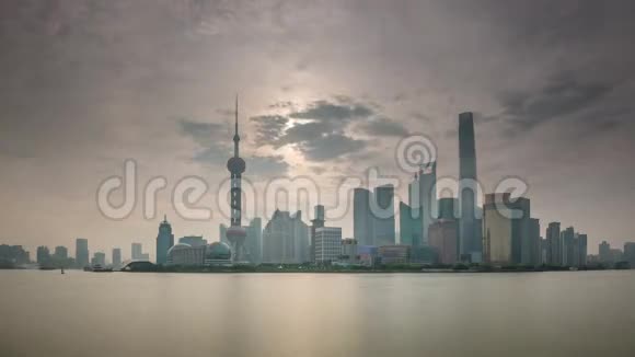 上海夕阳河湾交通城市全景4k时光流逝中国视频的预览图