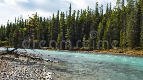 加拿大的一条山河视频的预览图