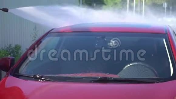 人洗车上的洗车自助服务洗车视频的预览图