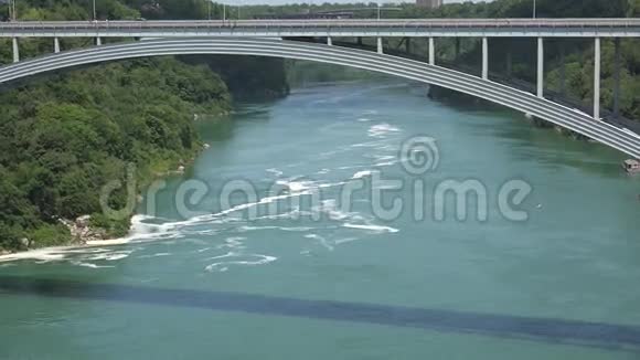 河流峡谷溪流小溪峡谷自然视频的预览图