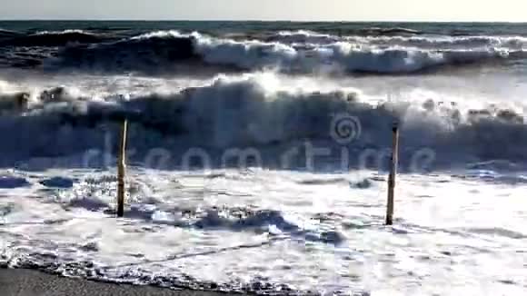 风暴海上海岸视频的预览图