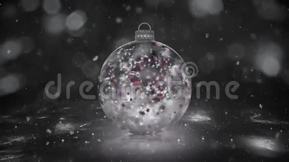 圣诞白冰杯包饰雪彩花瓣背景环视频的预览图