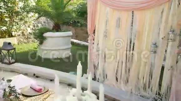 婚礼糖果酒吧桌视频的预览图