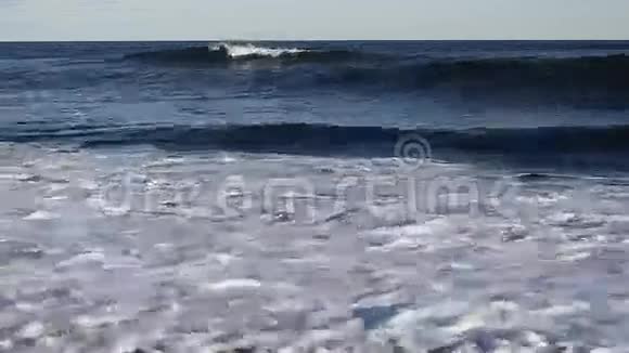 太平洋的波浪视频的预览图
