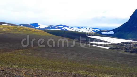 兰德曼纳劳加美丽的火山景观视频的预览图