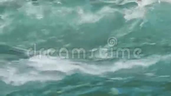山河绿松石水视频的预览图