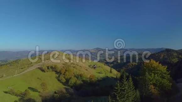 飞越喀尔巴阡山脉视频的预览图