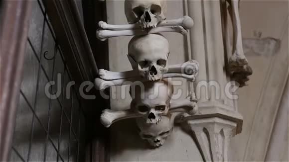 捷克共和国库特纳霍拉库特纳霍拉的骷髅和骨头视频的预览图