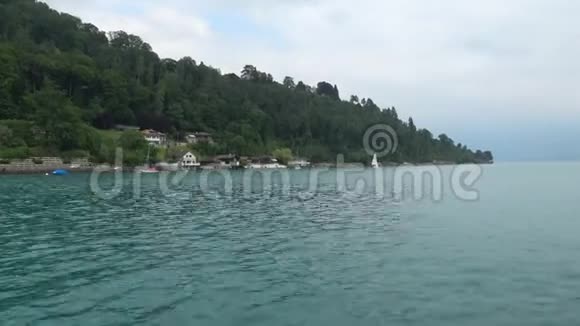 观看图恩图纳西湖和瑞士阿尔卑斯山脉视频的预览图