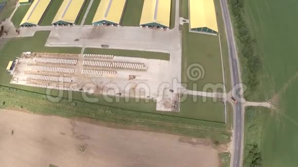 工业农场鸟瞰图视频的预览图