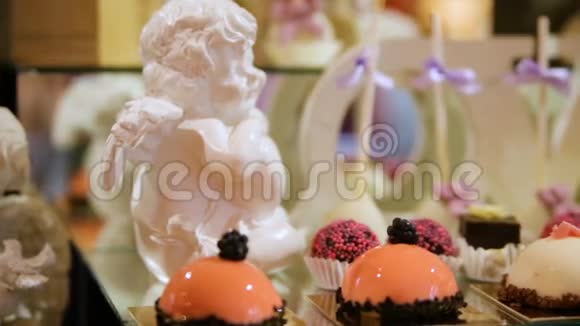 美味的婚宴糖果棒甜点桌视频的预览图