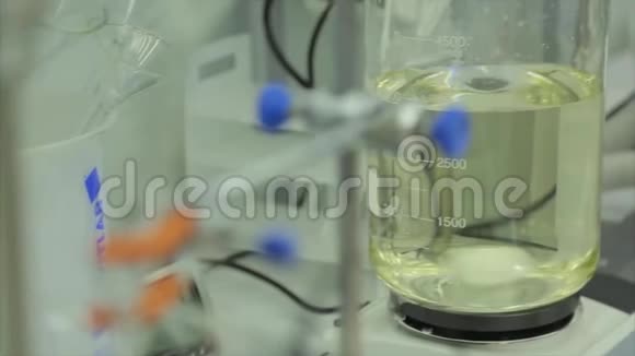 现代医学实验室实验室的化学设备化学实验室的现代设备视频的预览图