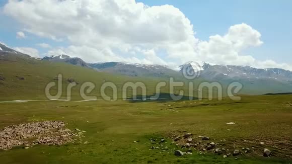 谷山景观吉尔吉斯斯坦视频的预览图