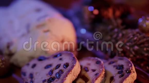 传统的圣诞装饰著名的XMas蛋糕视频的预览图
