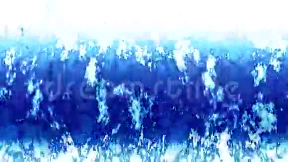 火灾背景中产生的蓝色绿松石火焰的详细图片视频的预览图