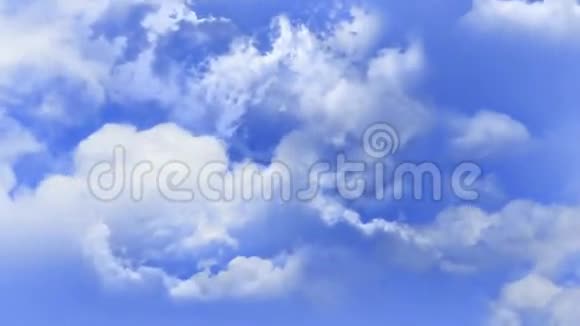 穿过云层飞行视频的预览图