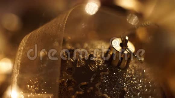 金球圣诞背景视频的预览图