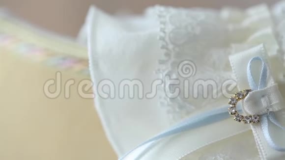 新娘Bijouterie的婚礼装饰品丝带缎子装饰品和珠宝视频的预览图