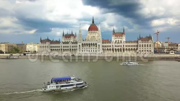 匈牙利布达佩斯多瑙河观光船视频的预览图